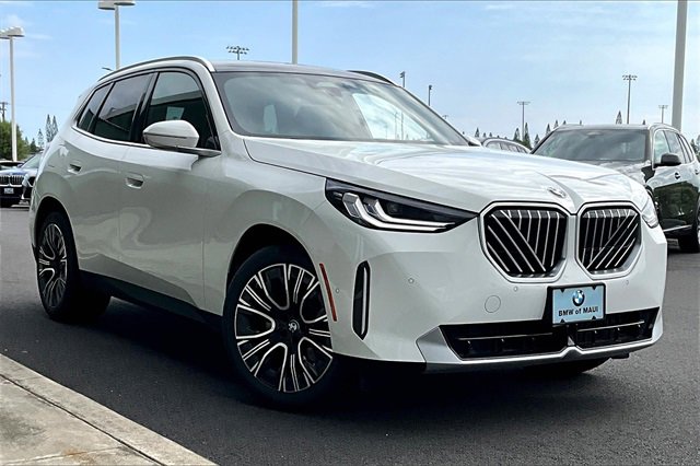 New 2025 BMW X3 xDrive30i w/ Convenience Package image 2