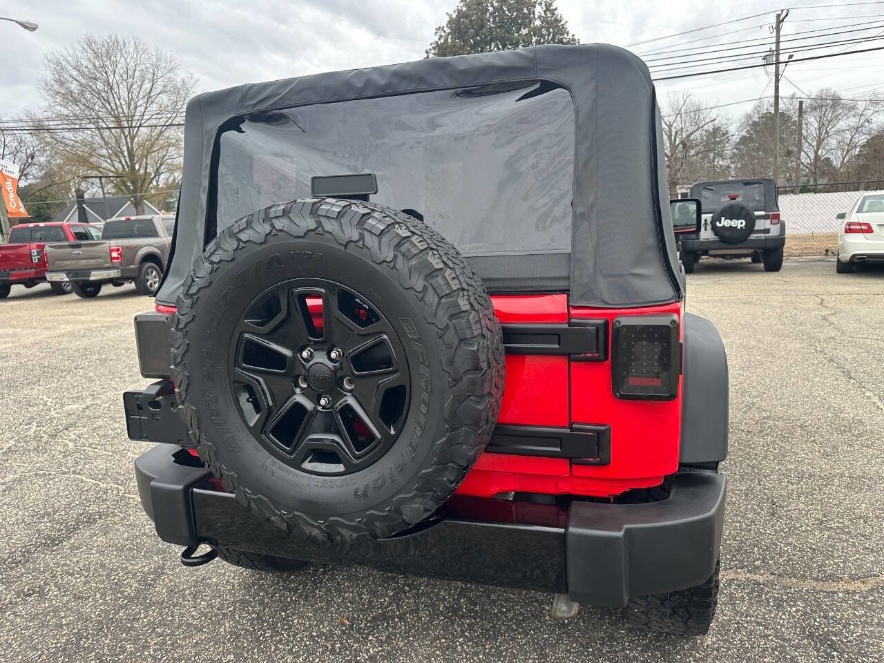 Used 2015 Jeep Wrangler Sport image 22