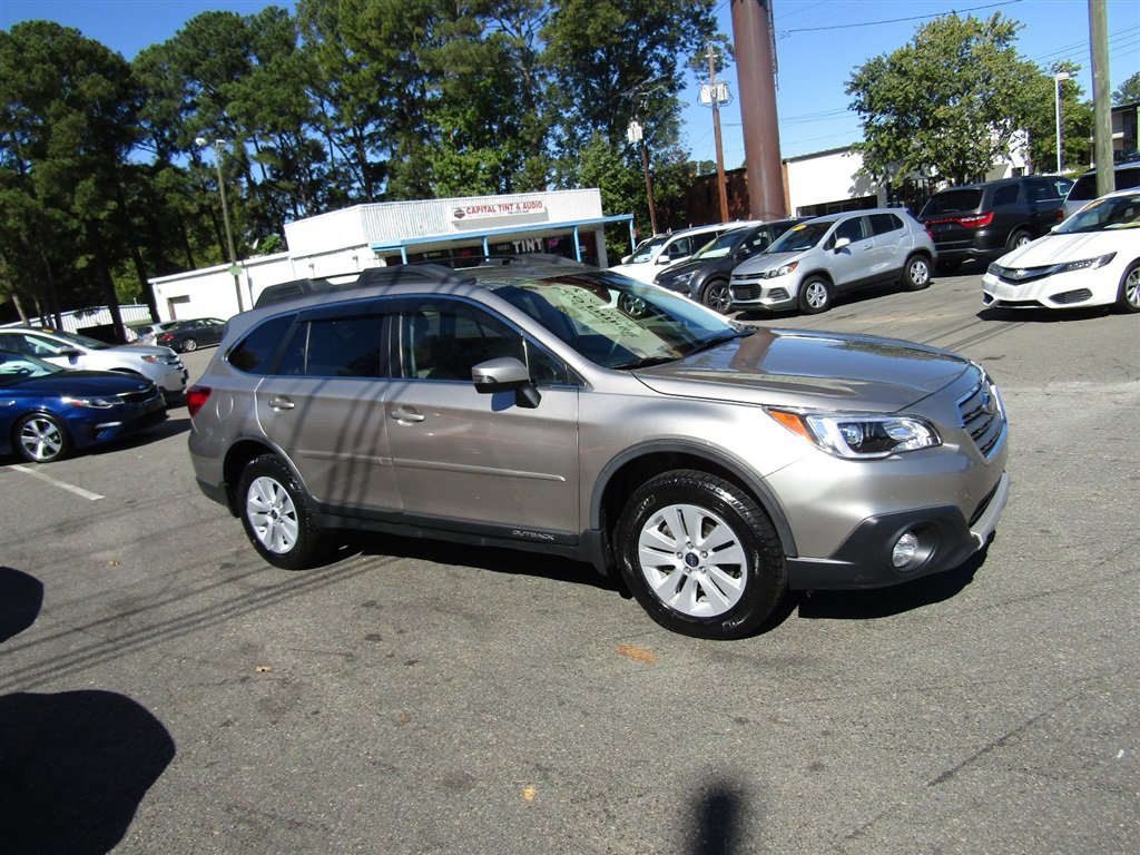 Used 2015 Subaru Outback 2.5i Premium AWD/4WD image 8