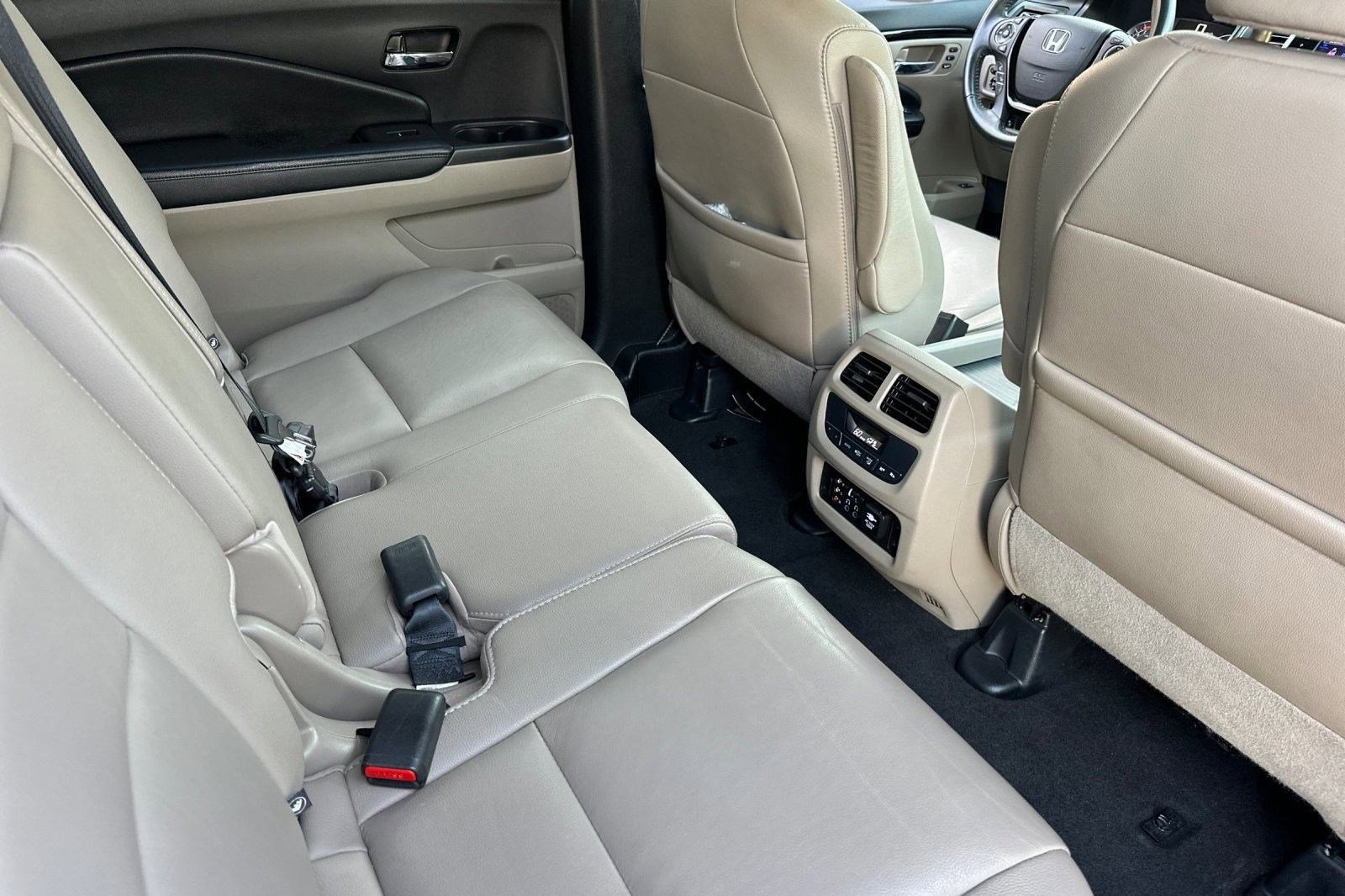 Used 2017 Honda Pilot Touring image 15