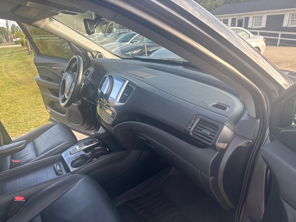 Used 2016 Honda Pilot Touring image 16