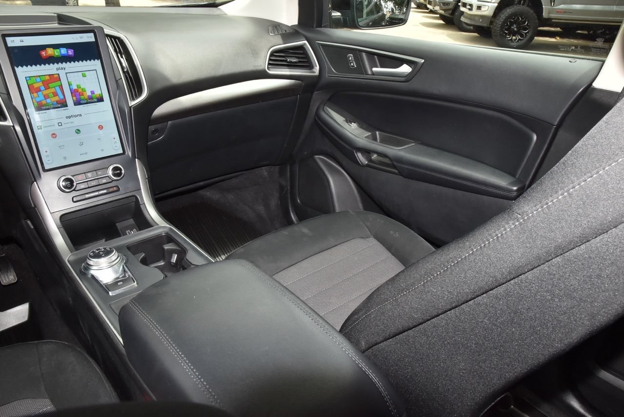 Used 2022 Ford Edge SE w/ Black Appearance Package AWD/4WD image 17