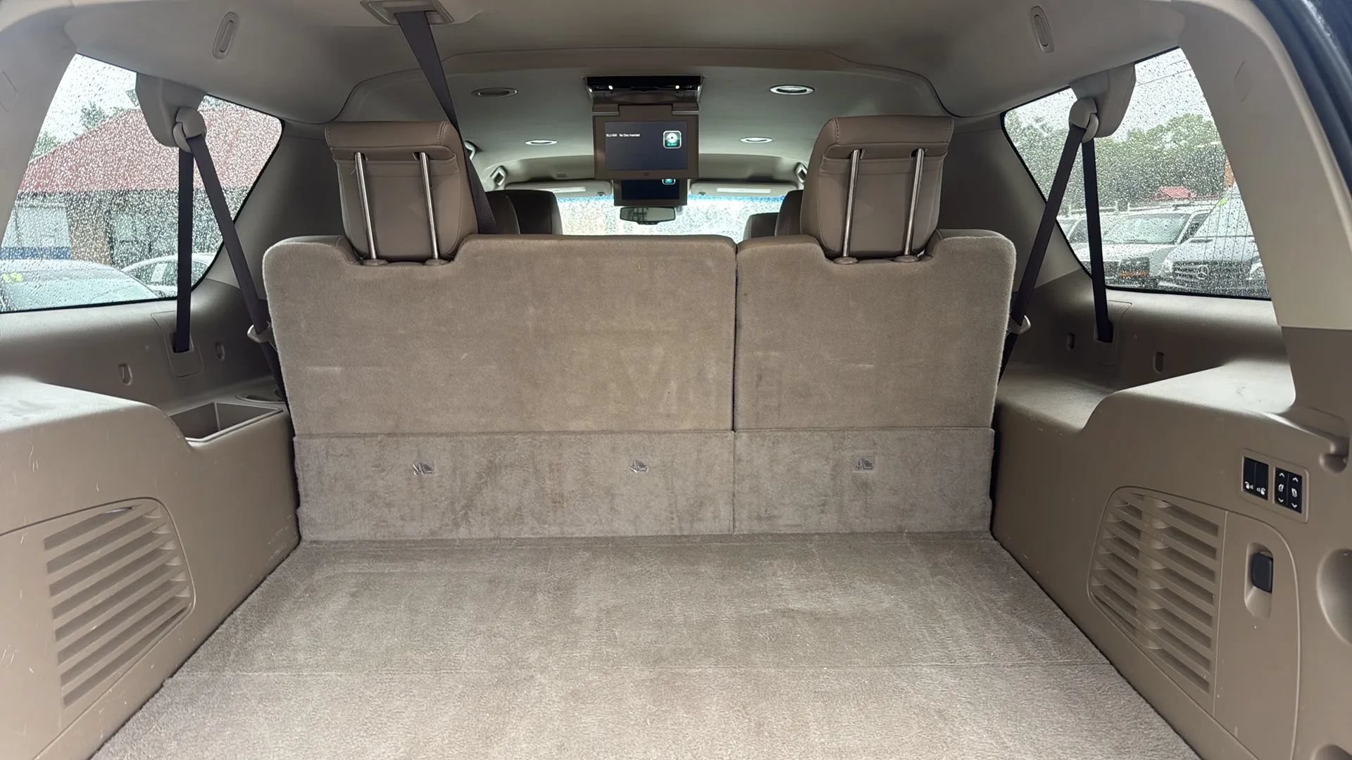 Used 2019 Chevrolet Suburban LT w/ Luxury Package AWD/4WD image 7
