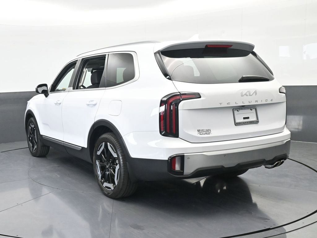 Used 2023 Kia Telluride EX image 4