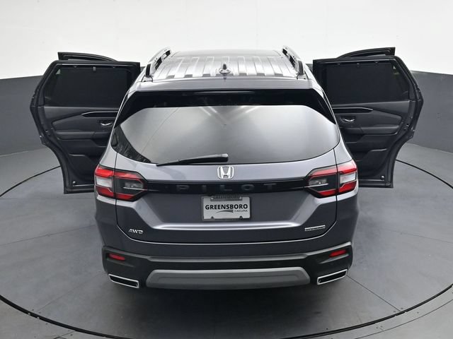 Used 2025 Honda Pilot Touring image 38