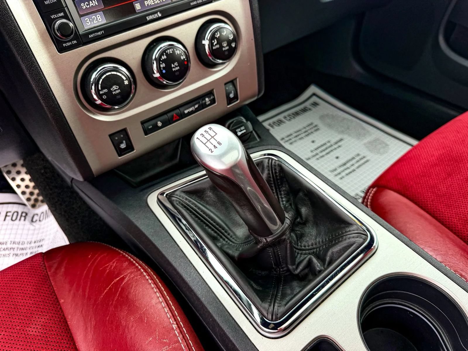 Used 2014 Dodge Challenger SRT8 w/ Harman/Kardon Audio Group RWD image 27