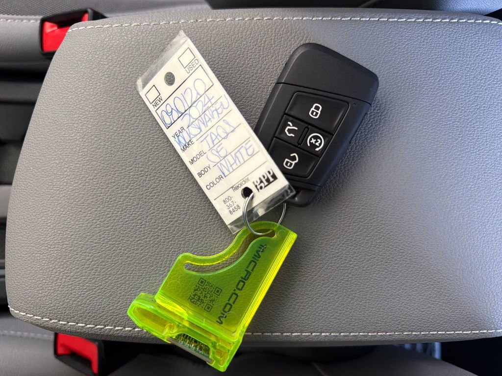 Used 2024 Volkswagen Taos SE w/ MDO Package image 33