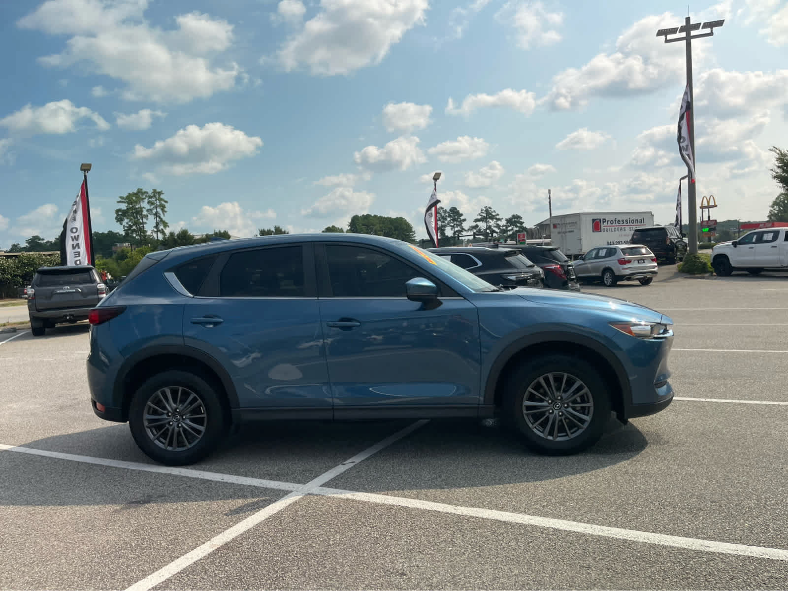 Used 2021 MAZDA CX-5 Touring FWD image 4