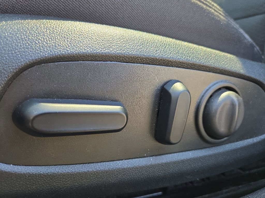 Used 2023 Chevrolet Malibu LT FWD image 26