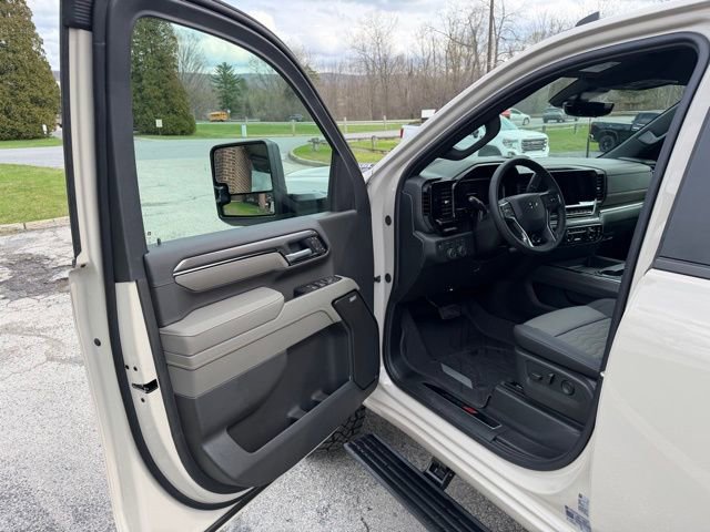 New 2026 Chevrolet Silverado 2500 ZR2 image 19