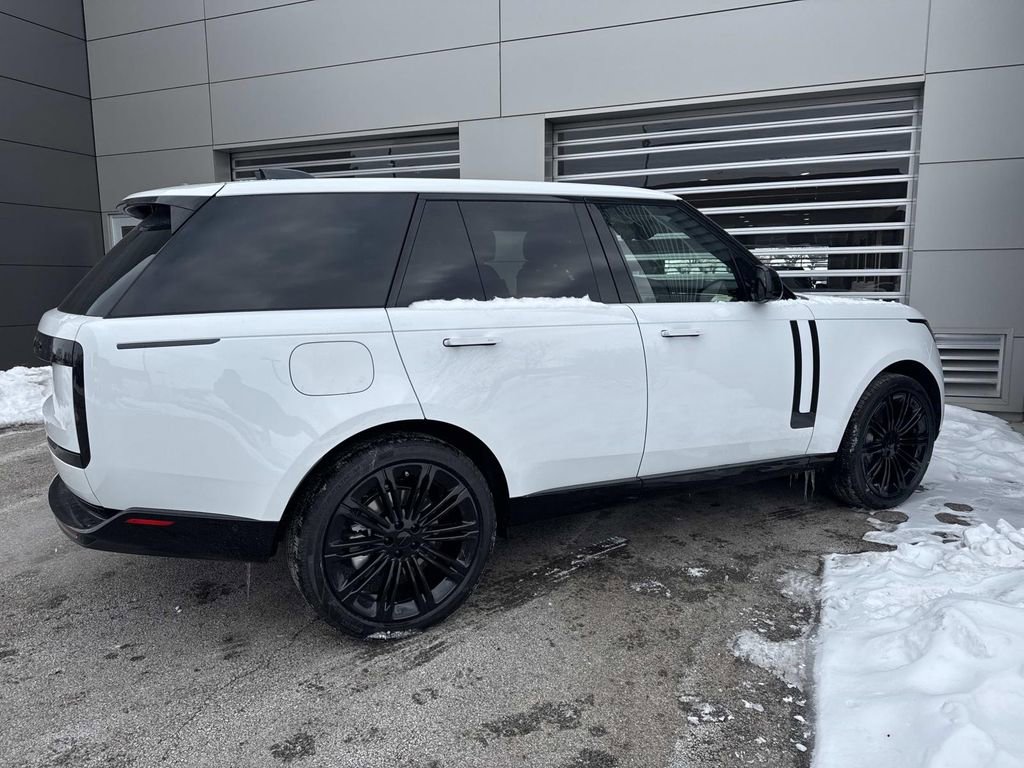 New 2026 Land Rover Range Rover SE image 8