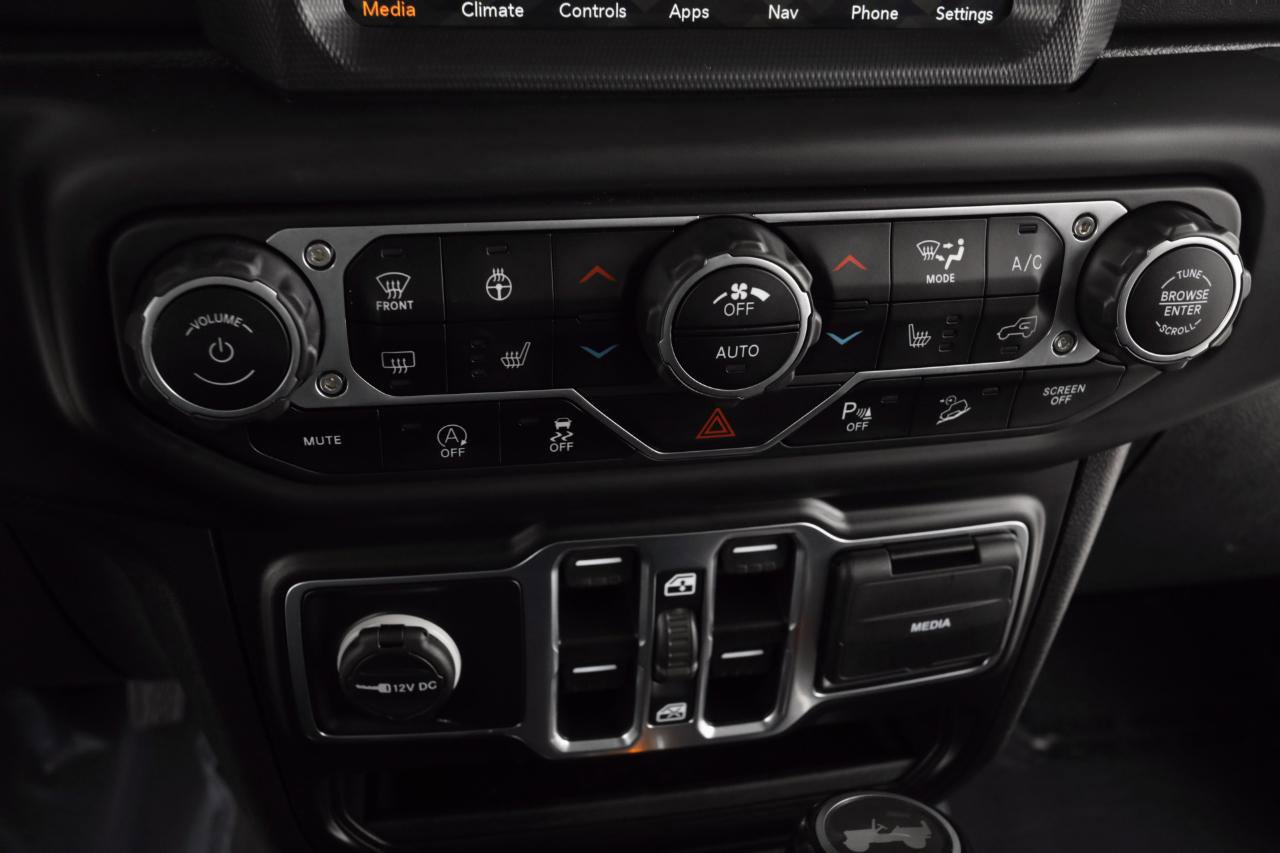 Used 2021 Jeep Wrangler Unlimited Sahara w/ Uconnect 4C Nav & Sound Group image 18