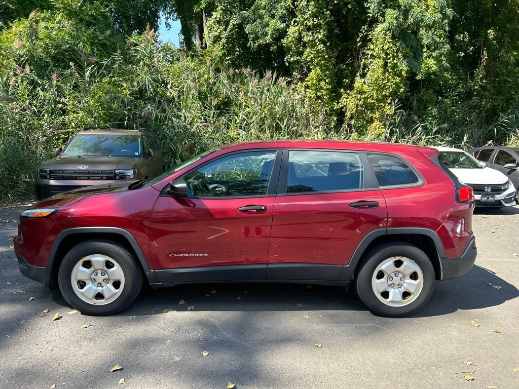 Used 2016 Jeep Cherokee Sport w/ Cold Weather Group AWD/4WD image 7