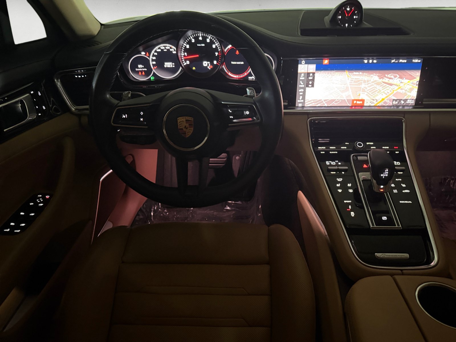 Used 2021 Porsche Panamera RWD image 14