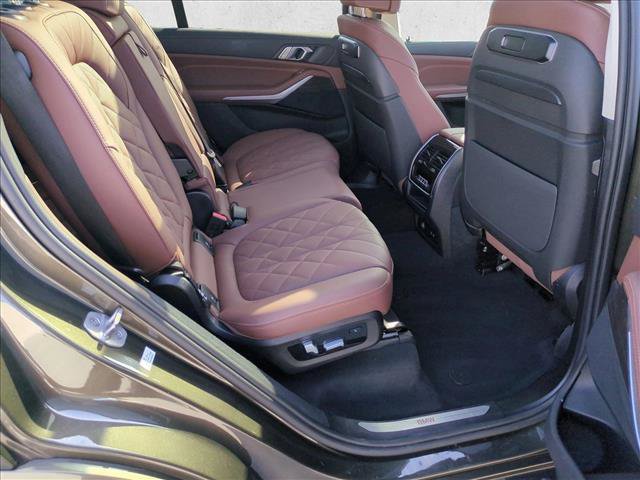 Used 2024 BMW X7 xDrive40i w/ Parking Assistance Package AWD/4WD image 23