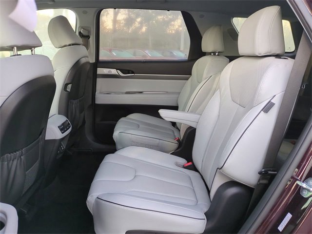 Used 2023 Hyundai Palisade SEL w/ Premium Package image 11