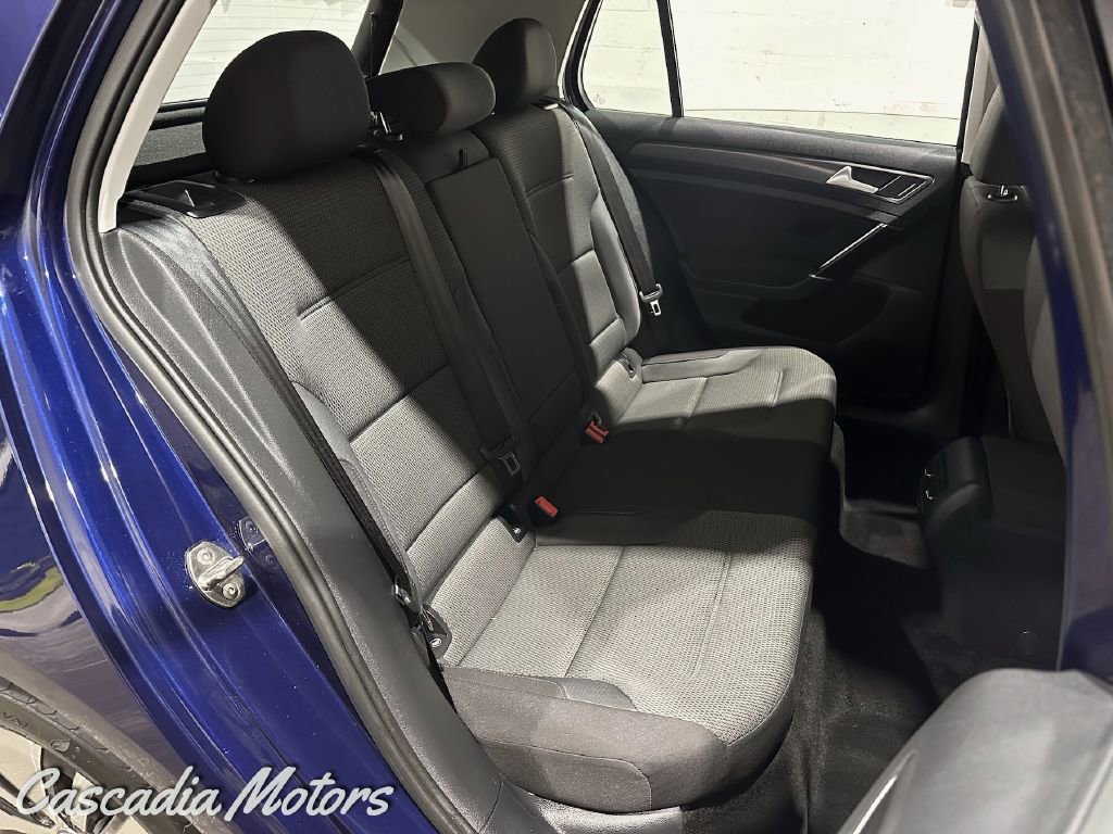 Used 2019 Volkswagen e-Golf SE w/ Driver Assistance Package image 11