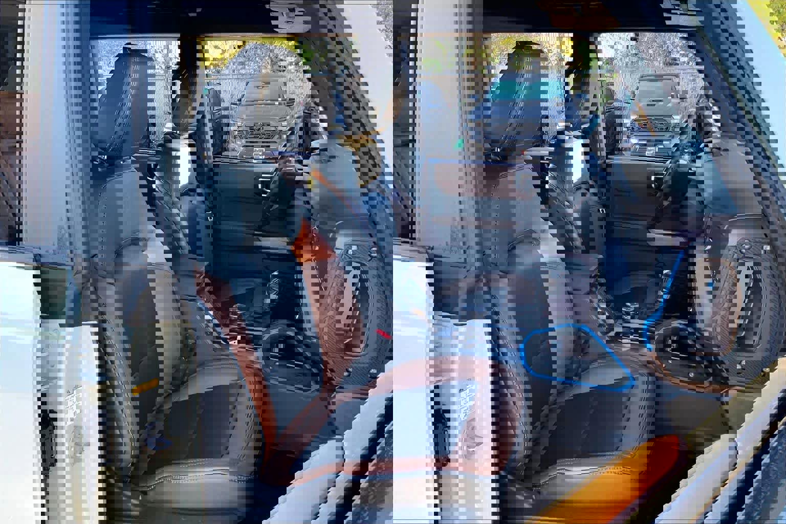 Used 2023 Ford Bronco Outer Banks image 8