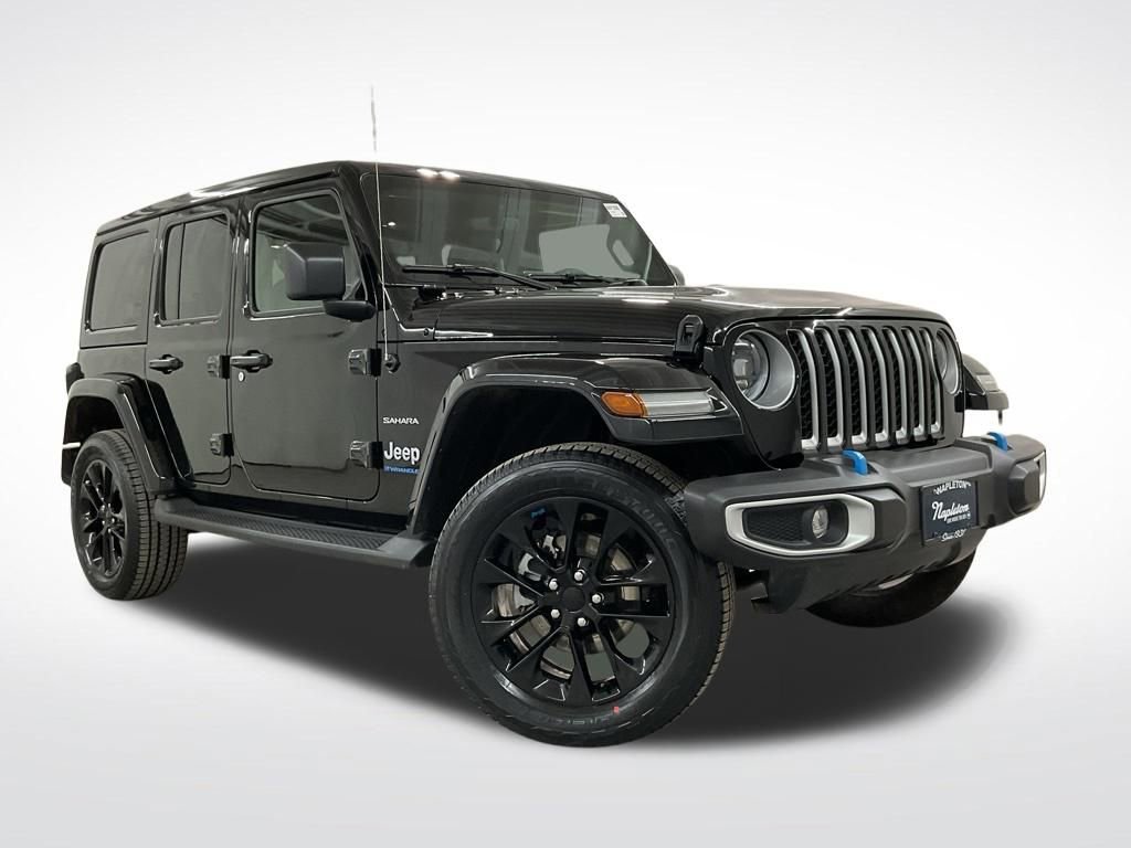 Used 2023 Jeep Wrangler Unlimited Sahara w/ Cold Weather Group image 4