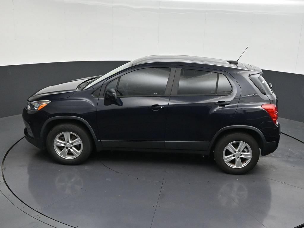 Used 2022 Chevrolet Trax LS AWD/4WD image 16