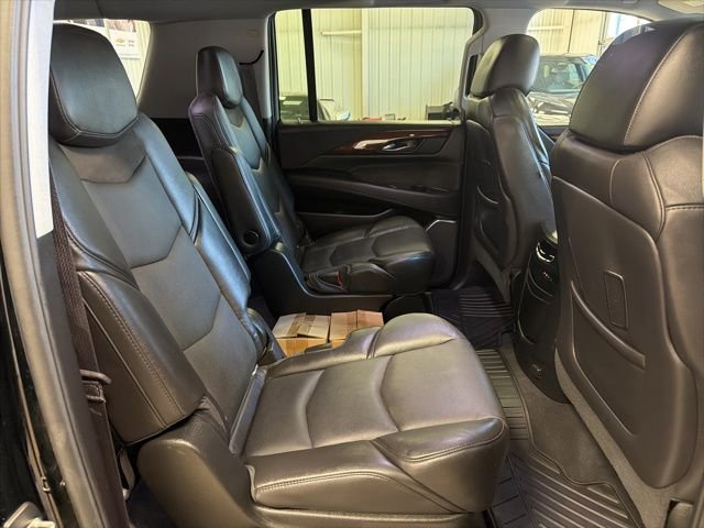 Used 2016 Cadillac Escalade ESV Luxury image 26