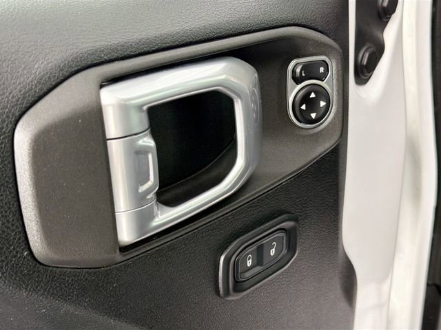 Used 2021 Jeep Wrangler Unlimited Rubicon w/ Dual Top Group AWD/4WD image 16