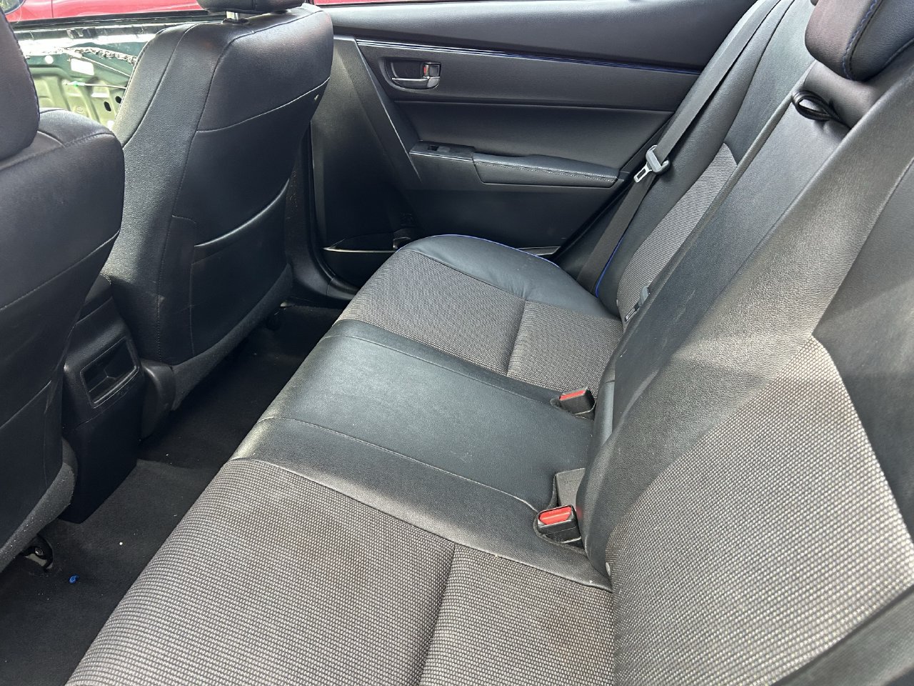Used 2019 Toyota Corolla SE w/ SE Premium Package FWD image 10