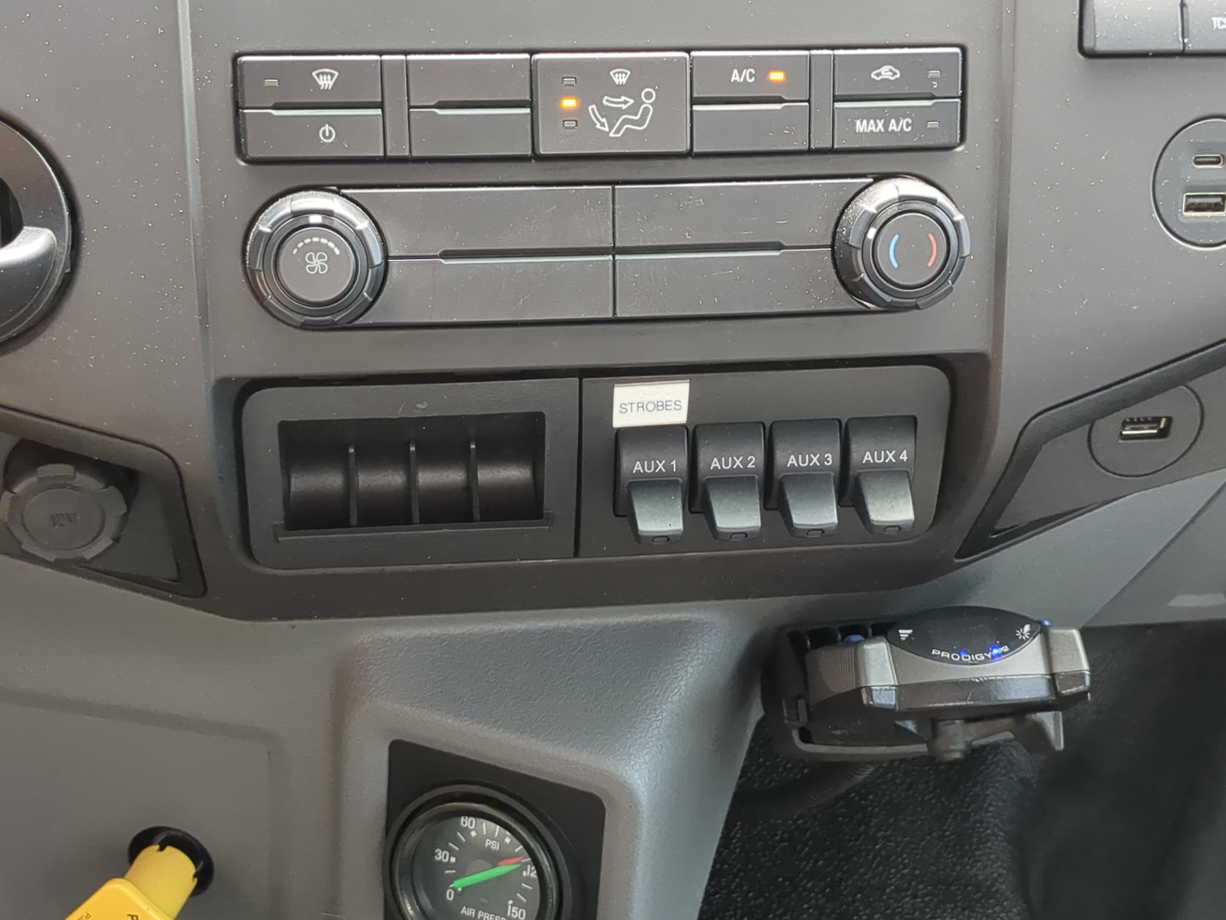 Used 2021 Ford F750 2WD Regular Cab Super Duty image 18
