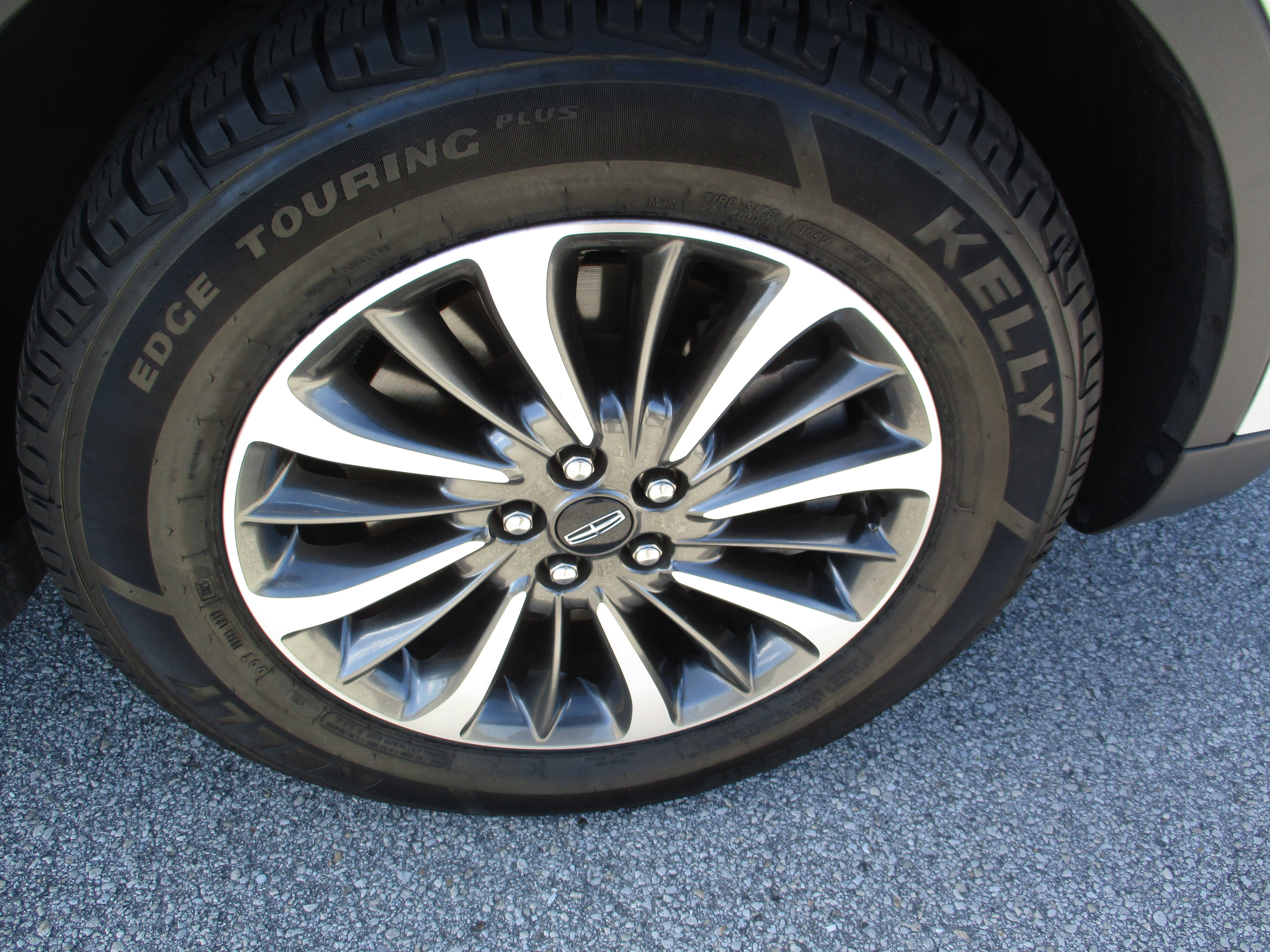 Used 2023 Lincoln Nautilus Reserve FWD image 9