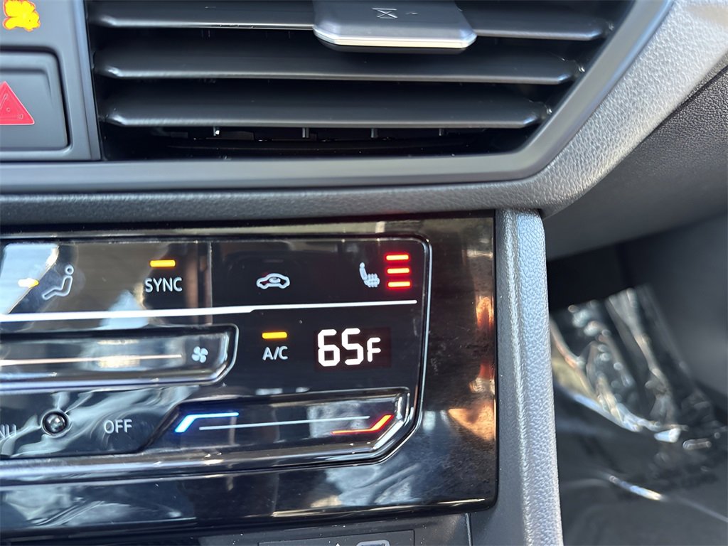 Used 2025 Volkswagen Jetta SE image 21