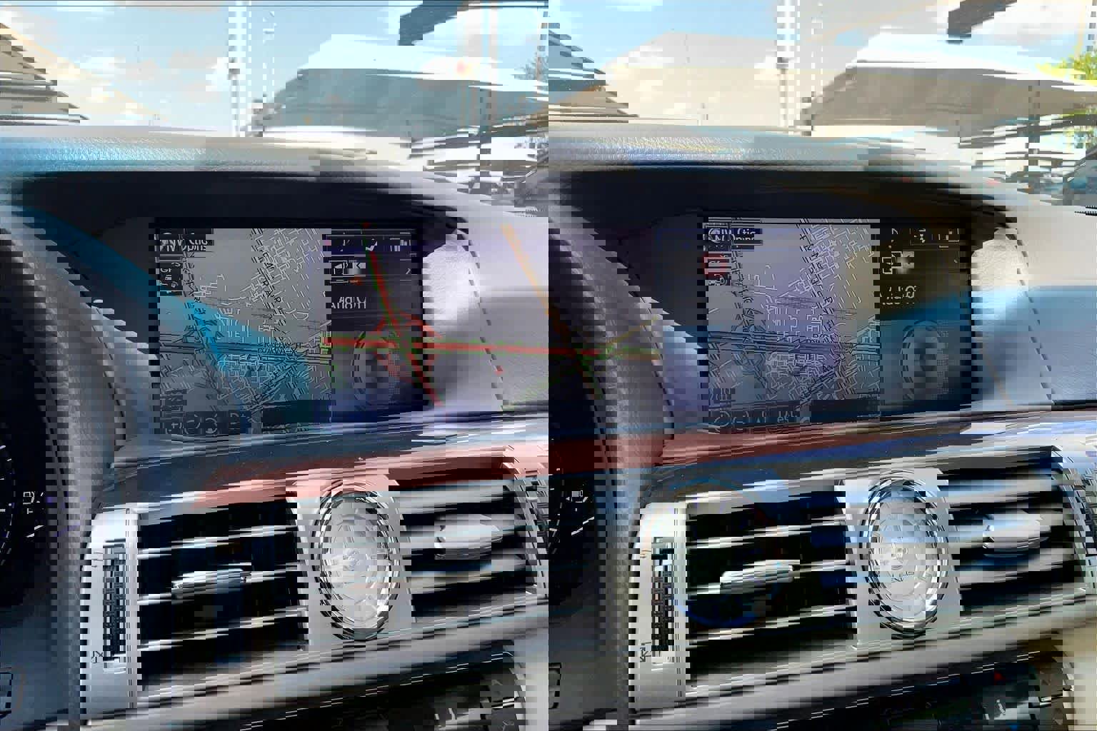 Used 2015 Lexus LS 460 w/ Comfort Package image 30