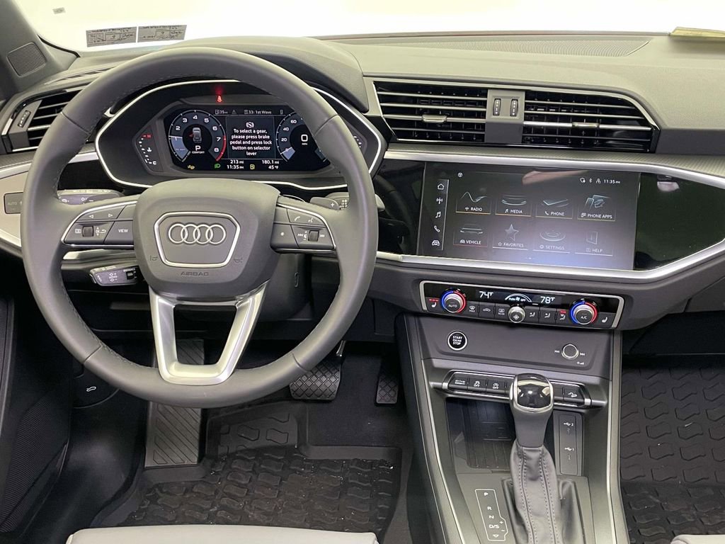 New 2025 Audi Q3 2.0T Premium image 26