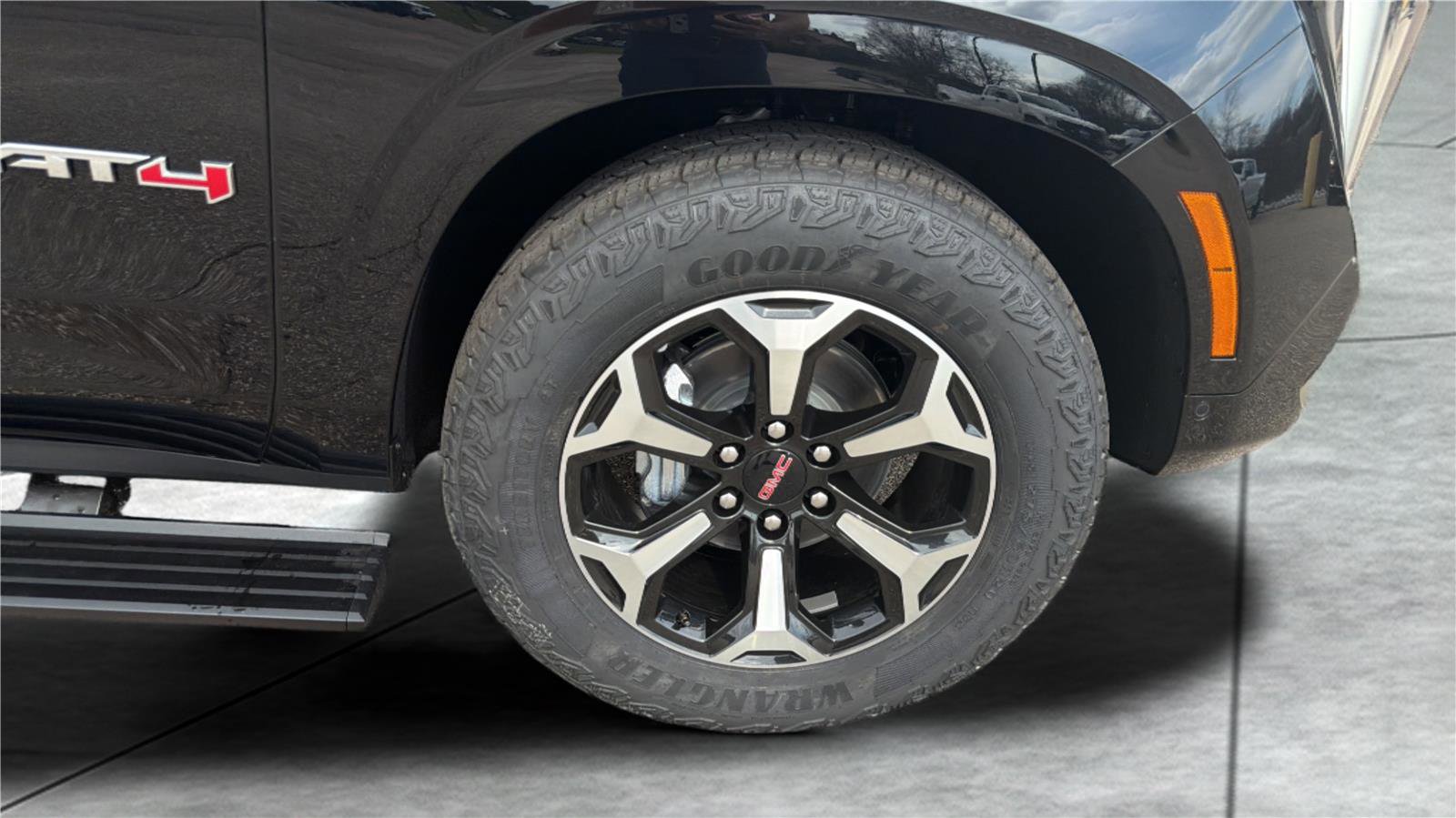 New 2026 GMC Yukon AT4 w/ AT4 Premium Plus Package image 28