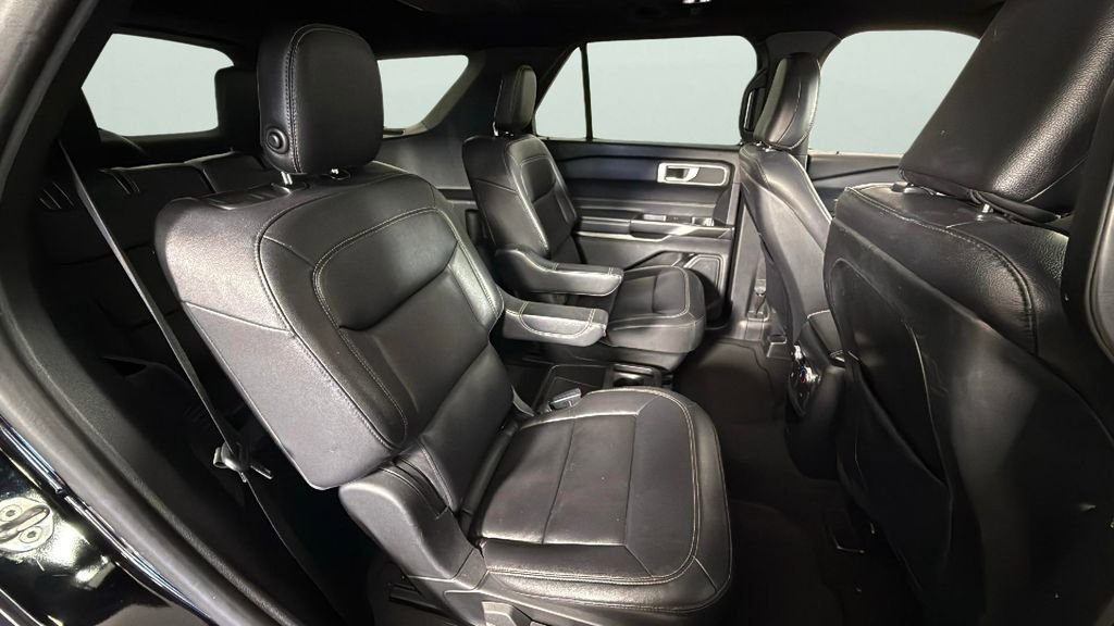 Used 2020 Ford Explorer XLT w/ Equipment Group 202A image 30