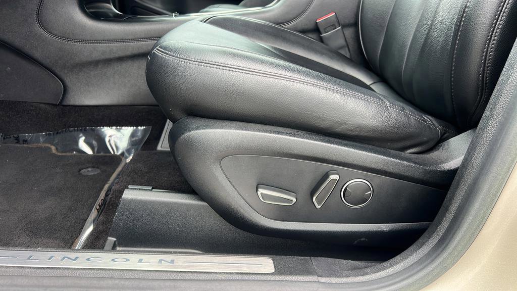 Used 2017 Lincoln MKC Premiere FWD image 29