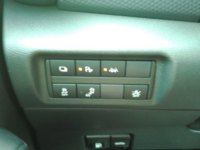 Used 2024 Nissan Kicks S image 30