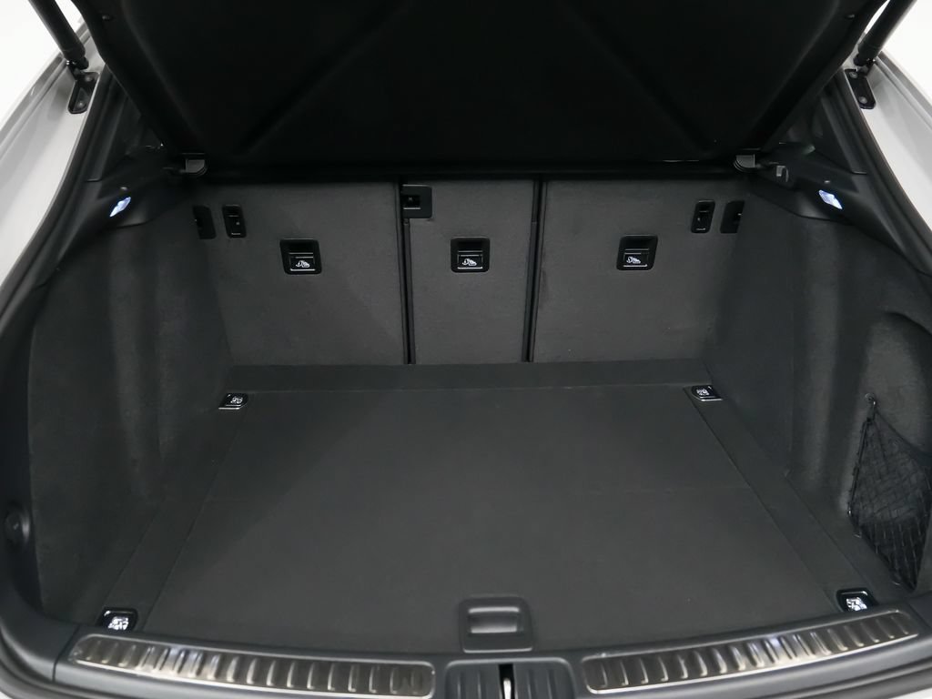 Certified 2026 Porsche Macan Turbo AWD/4WD image 13