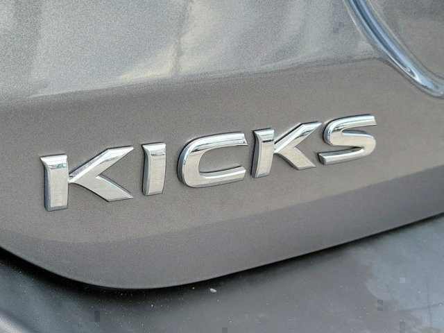 Used 2020 Nissan Kicks S FWD image 11