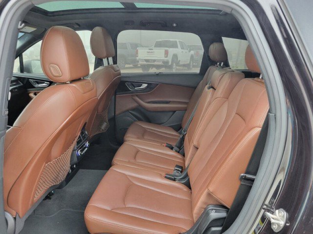 Used 2018 Audi Q7 3.0T Prestige w/ Prestige Package image 31