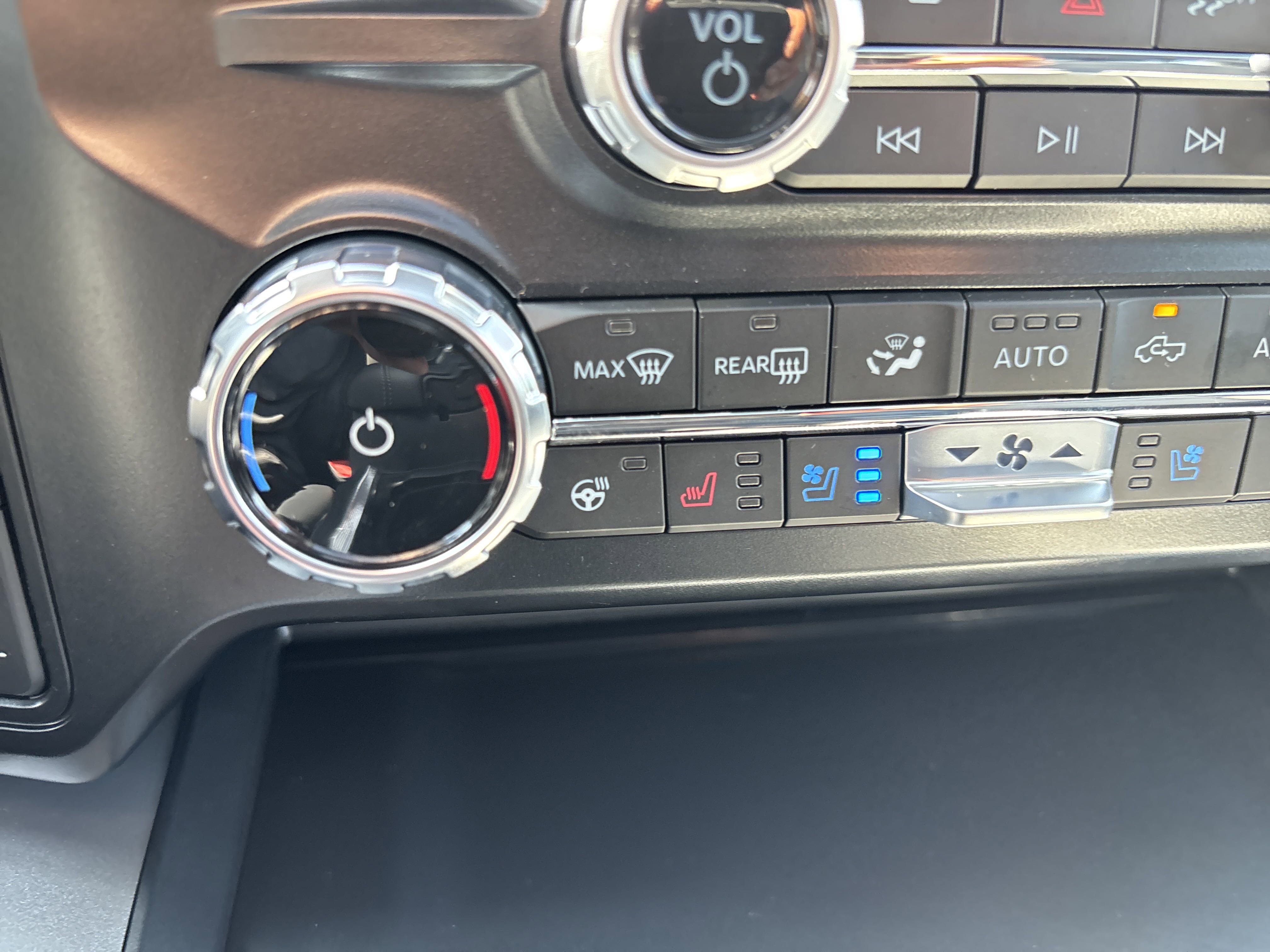 New 2025 Ford F250 Lariat w/ Lariat Ultimate Package image 28