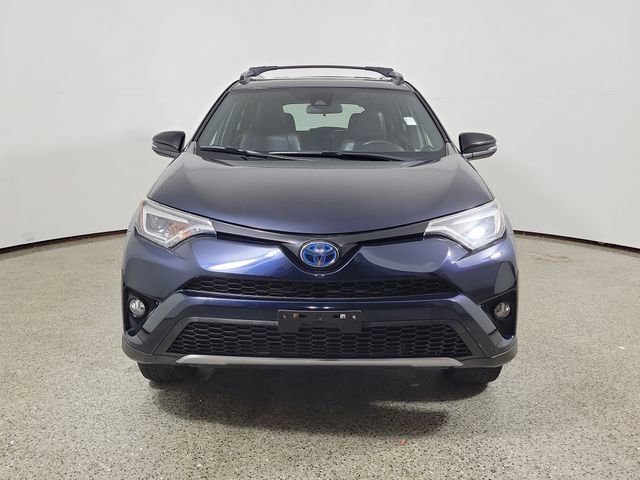 Used 2018 Toyota RAV4 SE image 3