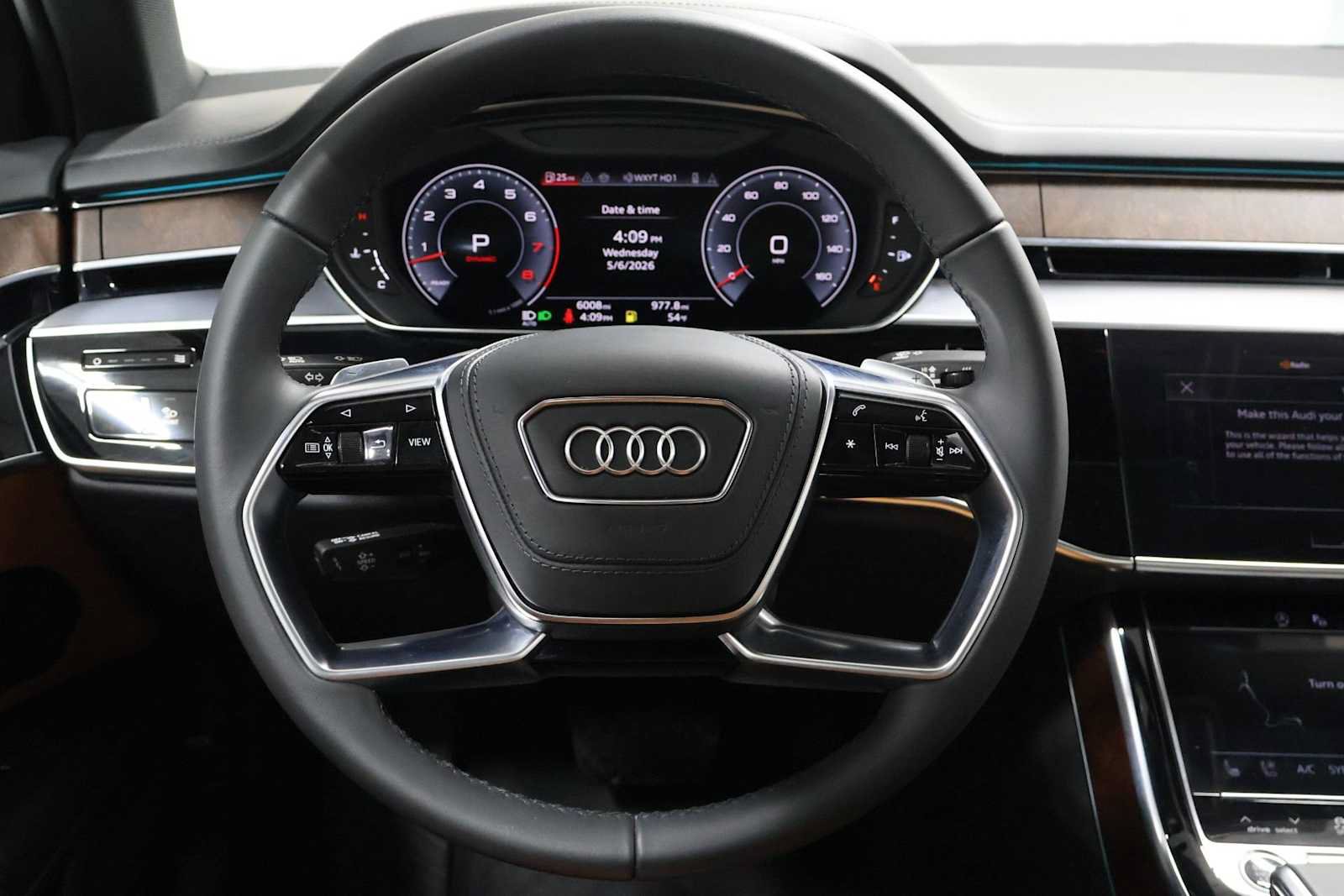 Used 2025 Audi A8 L 3.0T AWD/4WD image 23