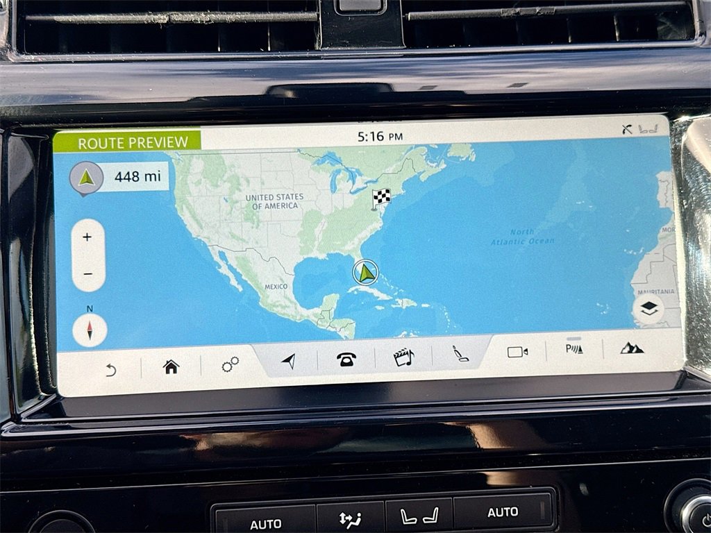 Used 2018 Land Rover Discovery HSE image 14