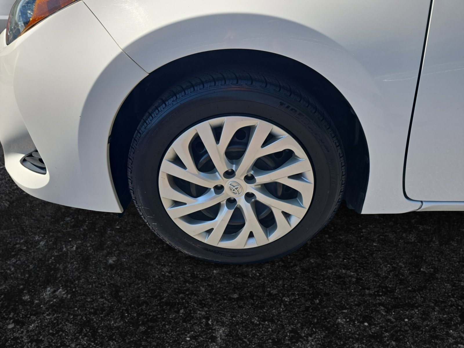 Used 2019 Toyota Corolla LE FWD image 9