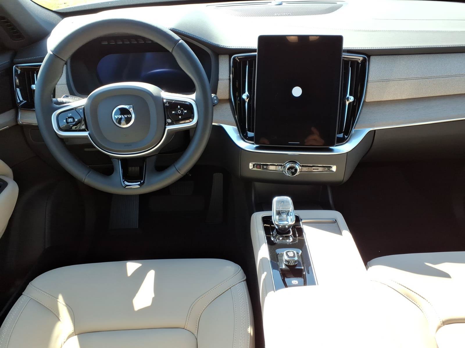 New 2026 Volvo XC90 B6 Plus w/ Protection Package Premier AWD/4WD image 11