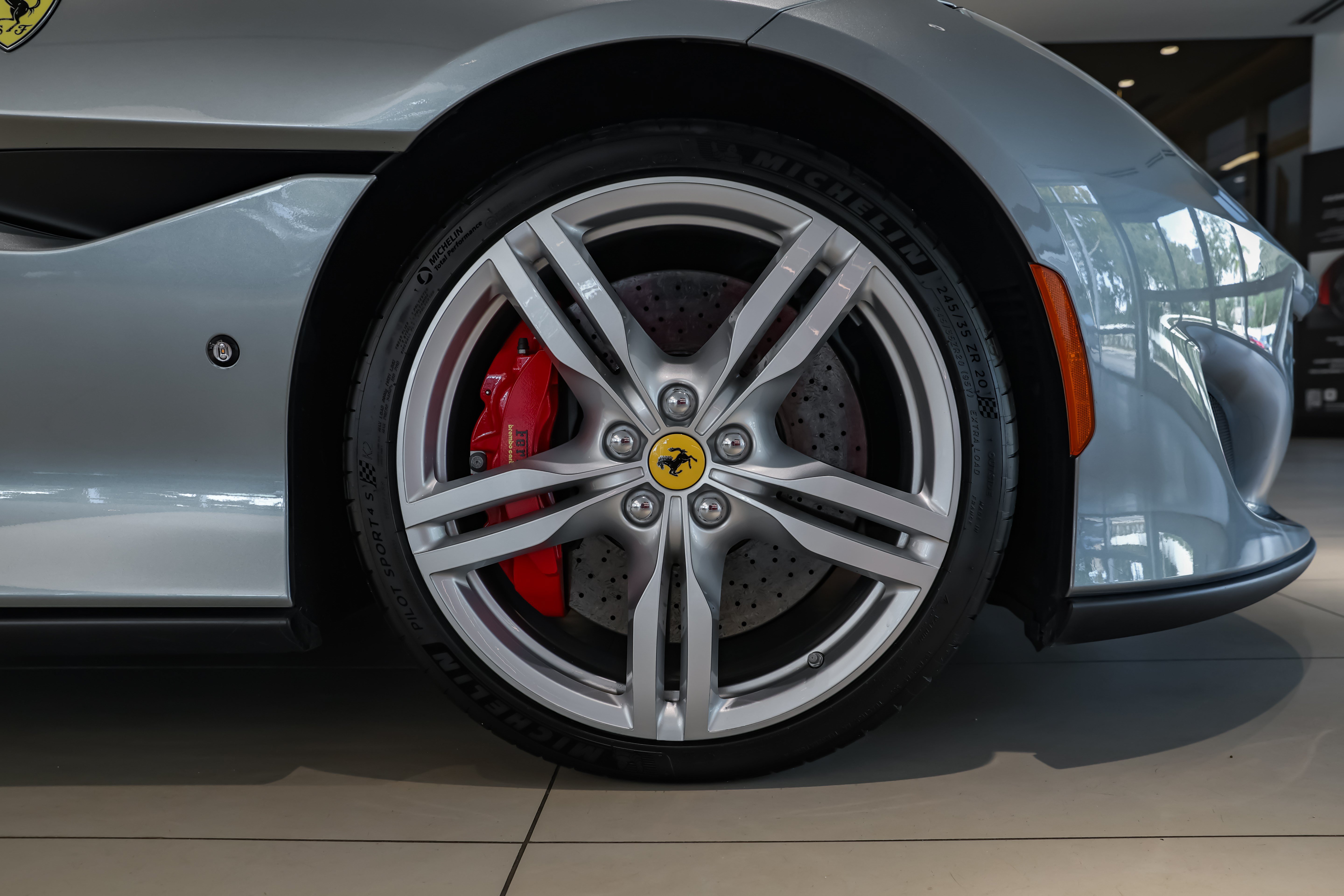 Used 2019 Ferrari Portofino RWD image 22