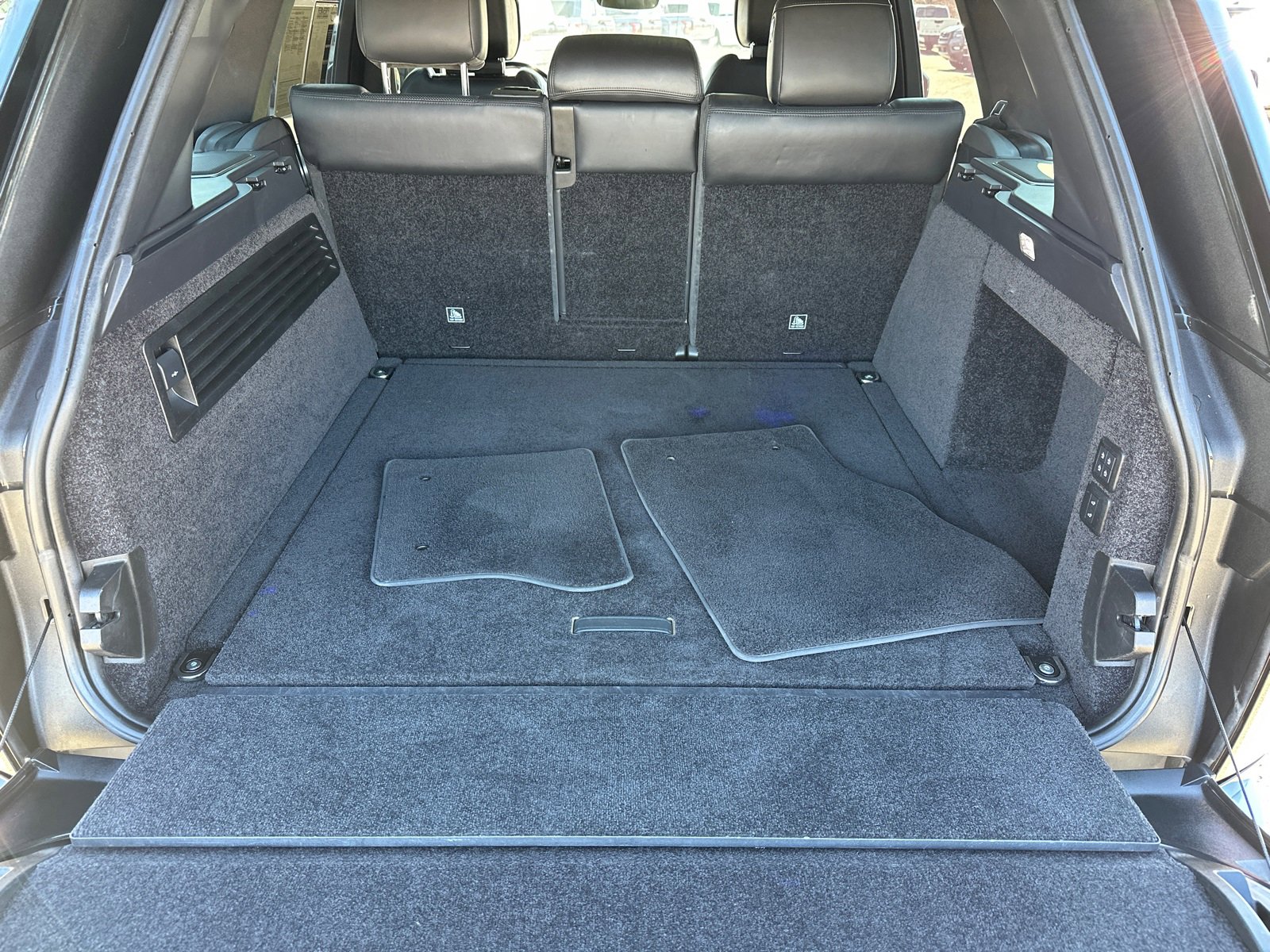 Used 2022 Land Rover Range Rover P525 Westminster Edition image 18