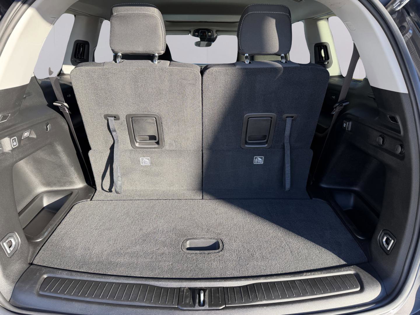 Certified 2023 Jeep Grand Cherokee L Laredo w/ Luxury Tech Group I image 16