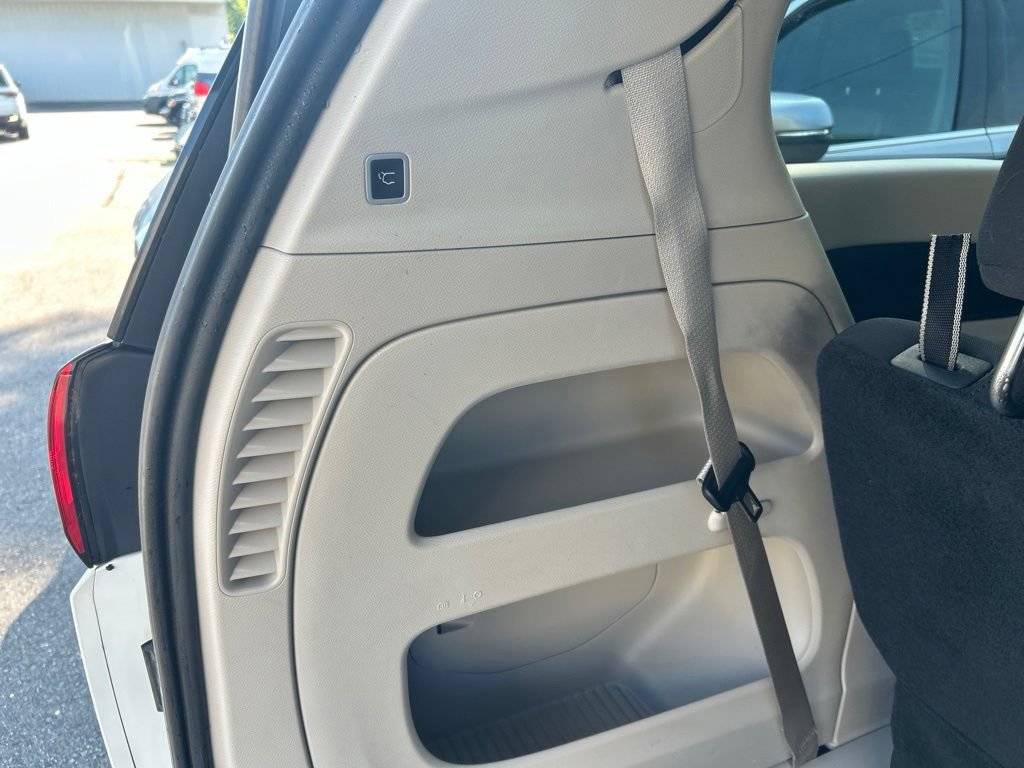Certified 2020 Chrysler Pacifica Touring FWD image 34