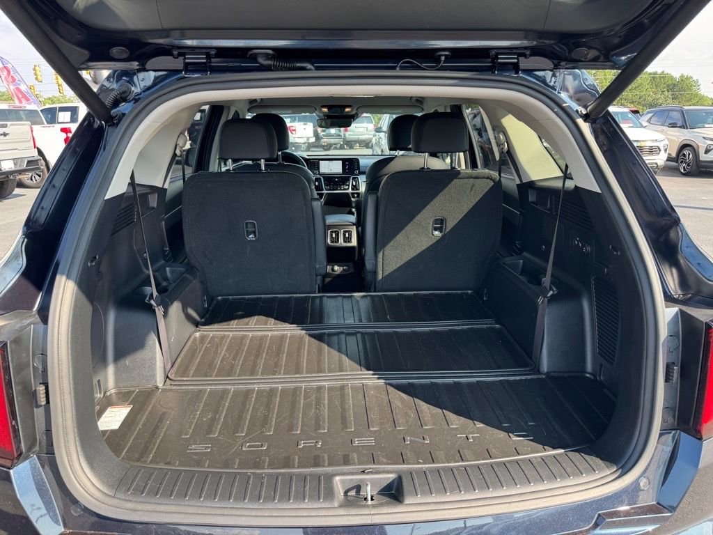 Used 2023 Kia Sorento EX image 11
